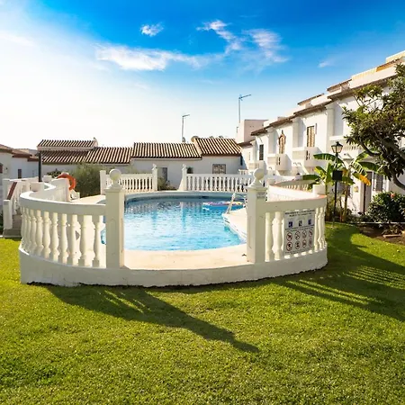 Hacienda 26 Menyber 펜션